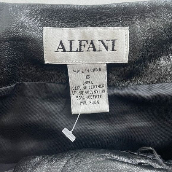 Vintage black genuine leather floral embroidered mini skirt - Picture 6 of 7